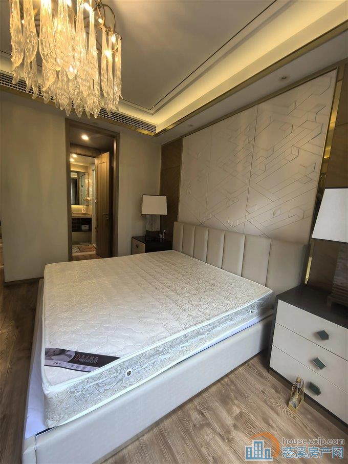 出售保利俯院江南南区洋房127平198万