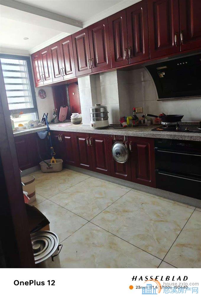 财富中心208平中层豪装220万送车位