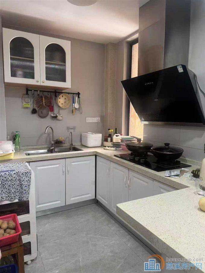 新潮塘南苑60平两室精装车位初中可读