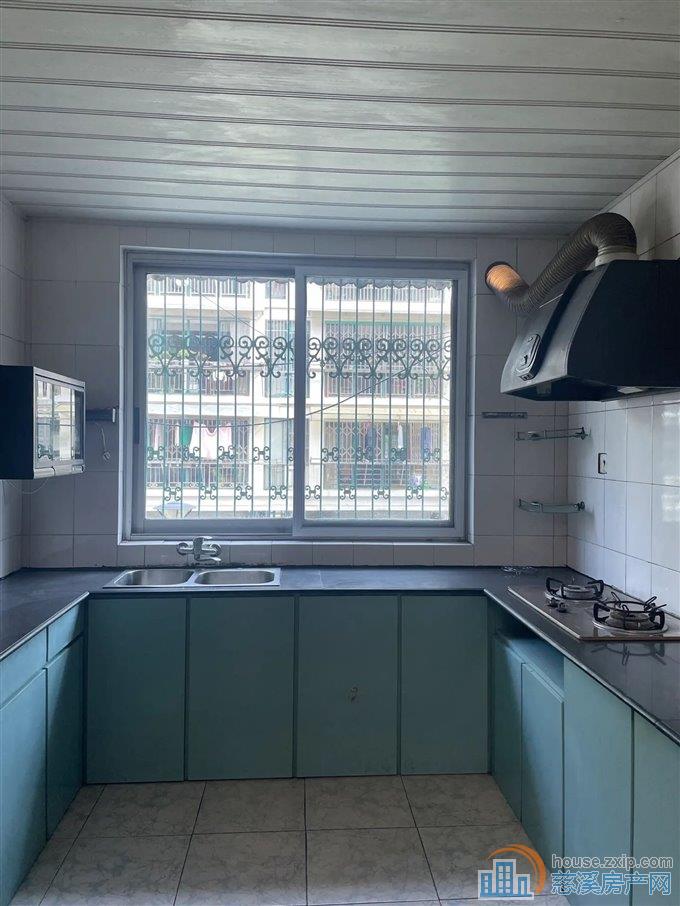 实验公寓  杂物间2个  满五唯一