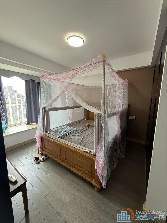 金仕华庭102平 155万精装 有车位