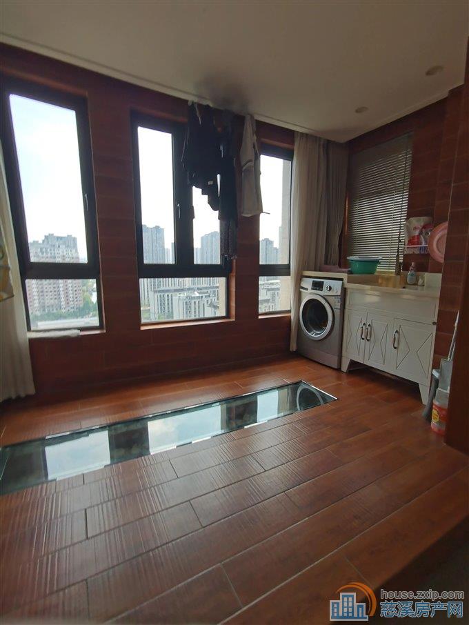 双囍花园143平175万精装带车位