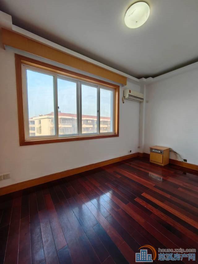 名都公寓 精装139平方90万带车库