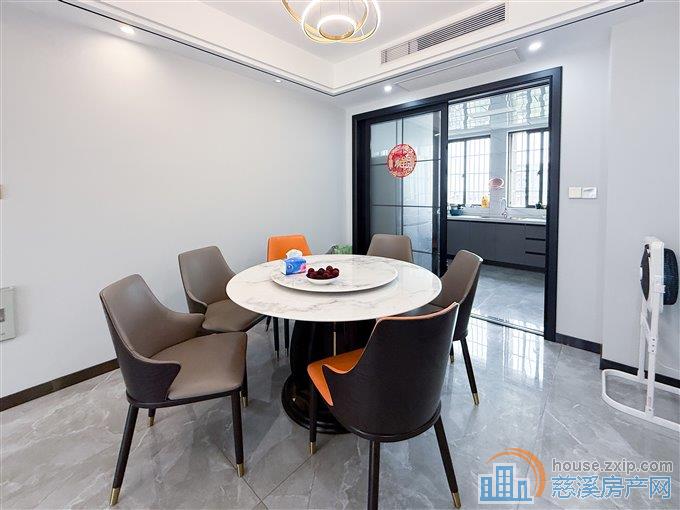 鸣北小区153平177万精装保养好