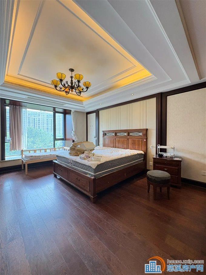 金地鸿悦 精装大平层240平368万