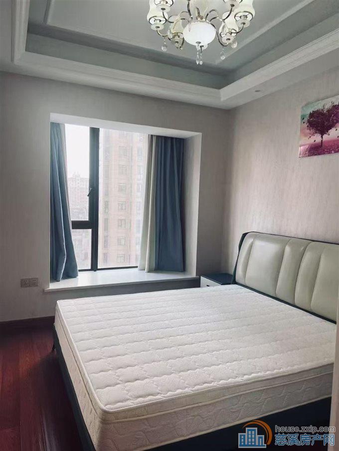 恒厚阳光城 二期三室二厅一厨一卫