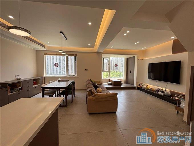 檀悦府 上叠带露台 送车位 新婚装