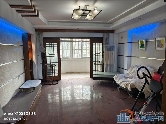 华泰苑143平精装黄金楼层送车库160万