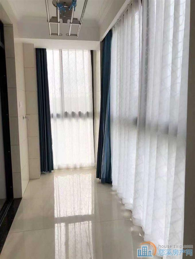 明月佳苑3室2厅2卫精装3500直接房源