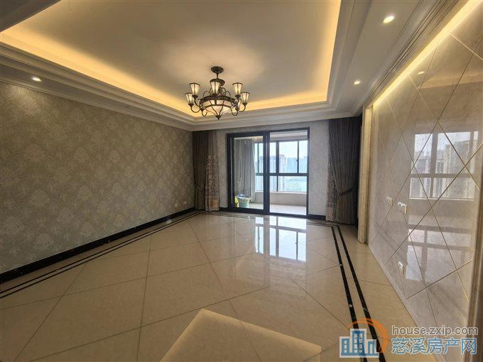 金地鸿悦190平 305万 精装修