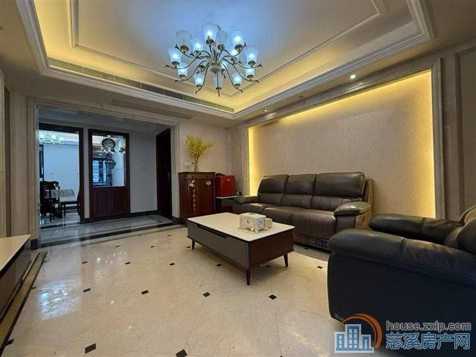 绿城慈园171平带一个产权车位精装