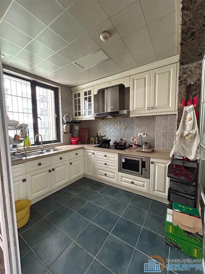 枫华富地花园南区128平122万