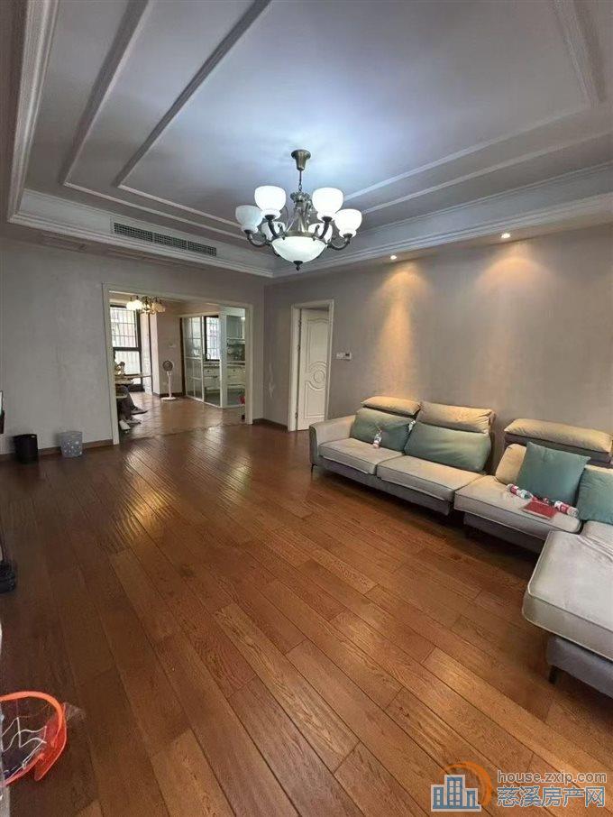 出售枫华富地楼梯洋房 4 楼