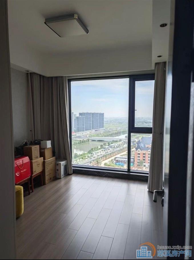 明月湖卓越129精装修自住239万！