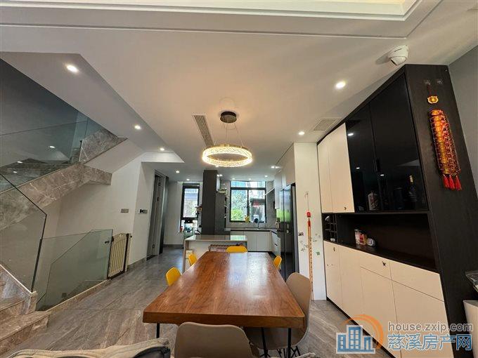 稀缺 复地联排别墅 全屋地暖中央空调