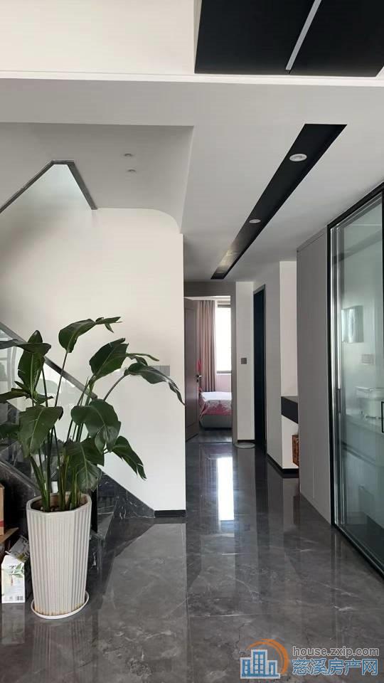 檀悦府上叠精装136平方