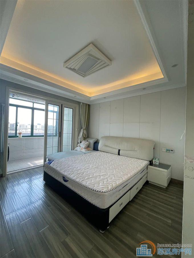 绿德家园143平138万带双车位另算