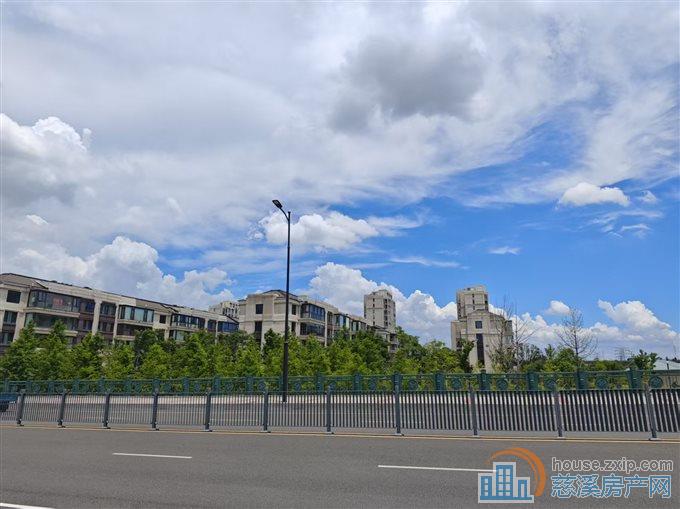 中海湖心半岛一复地下送花园送两个车位直接