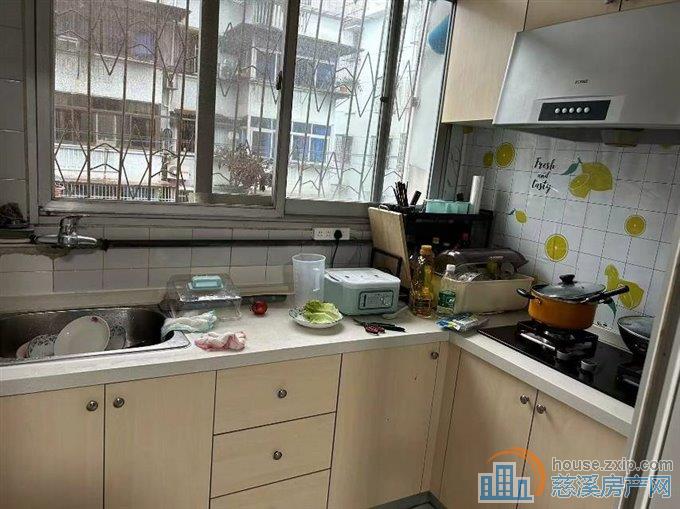 出售城东新村3楼70平可读上林119万