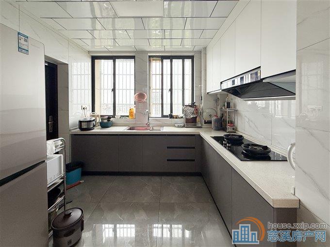 鸣北小区153平177万精装保养好