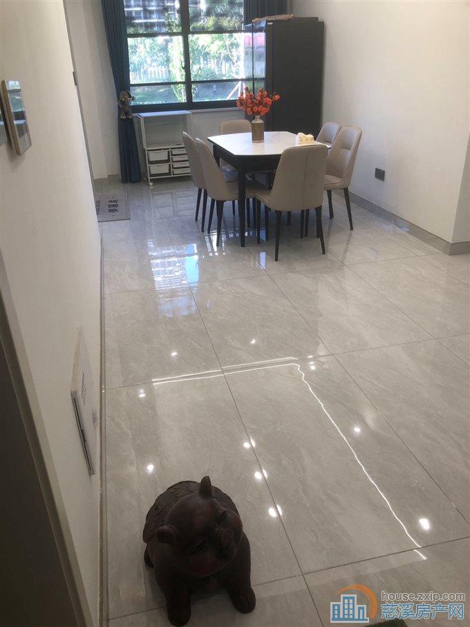 盛泰嘉苑欢乐颂一楼123平精装满2年