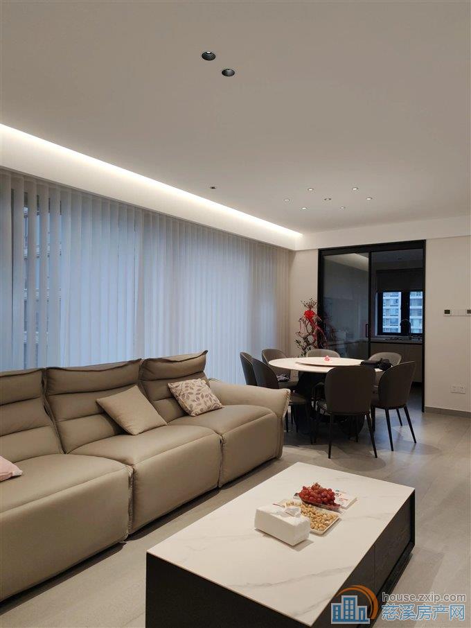 万固臻悦府  自住精装  边套