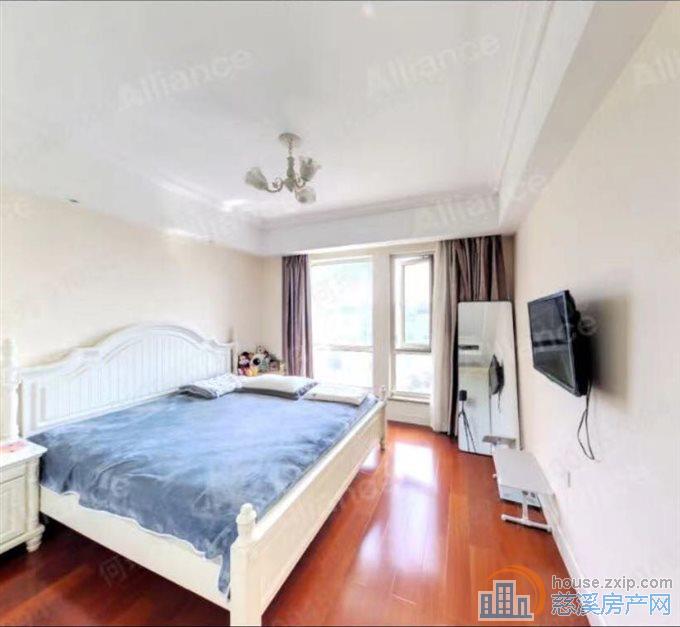 捡漏提香公寓90平十车位精装二年到