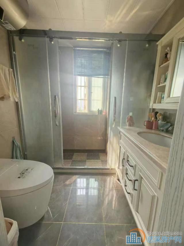 星光家园二期电梯洋房85平豪装90万