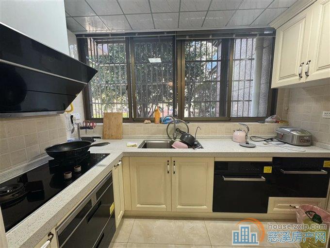 金水湾花园 精装 带车位杂物间 育才XQ