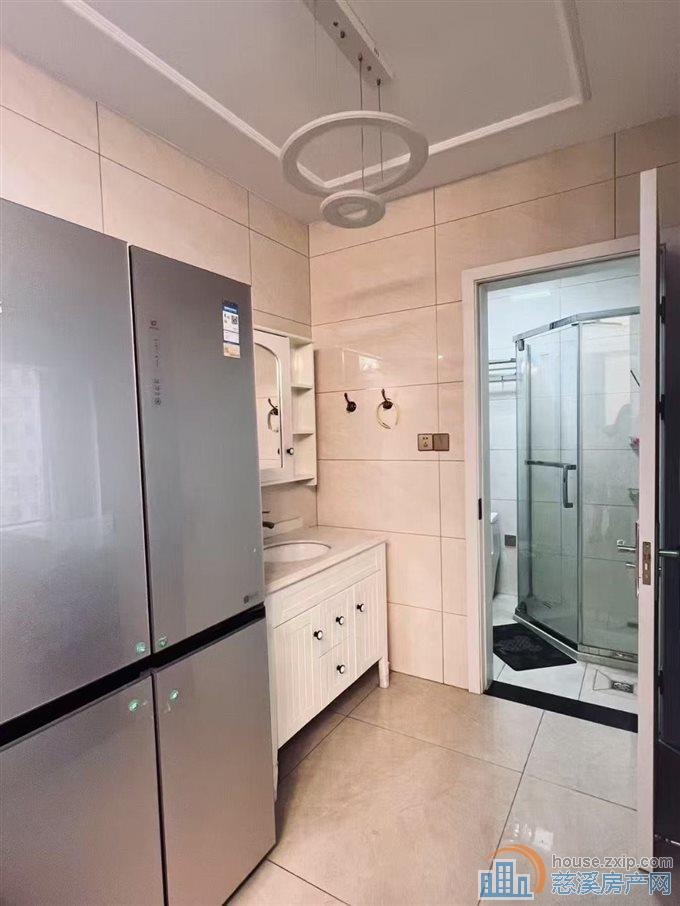 恒厚阳光城 二期三室二厅一厨一卫