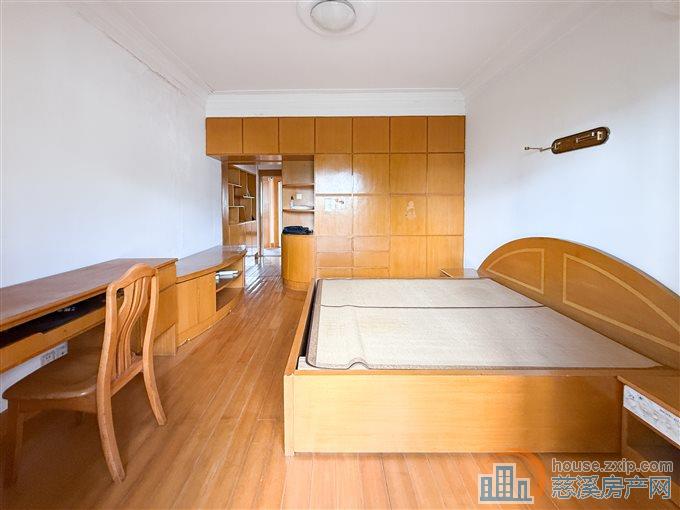 虞波花园141平115万带阁楼