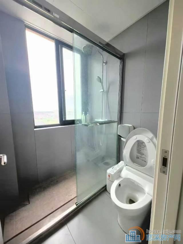 新潮塘北苑精装修107平车位151.8万