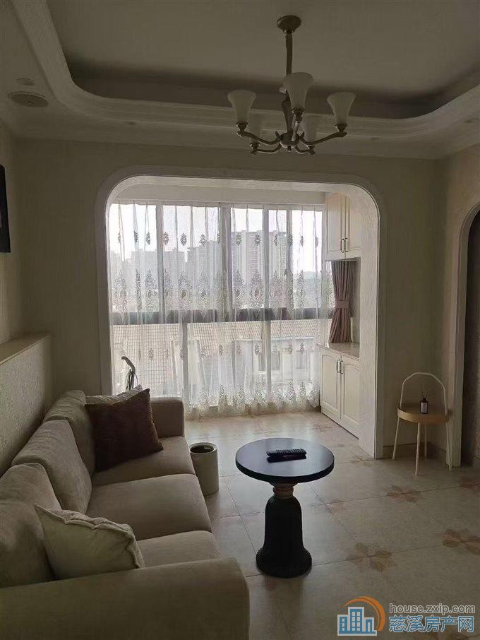 南池东区电梯洋房73平好楼层朝南三间