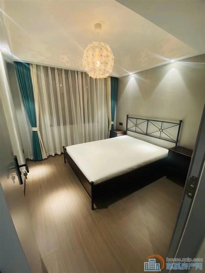 江滨壹号院103平中上层现代装修满2年