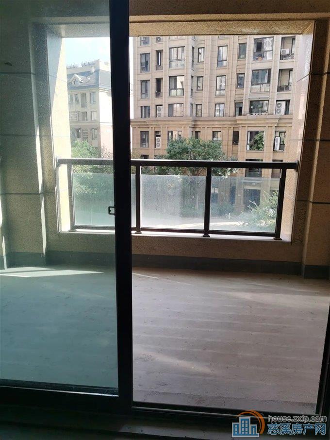 恒泰嘉景园4室2厅2卫急售