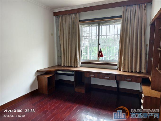 华泰苑143平精装黄金楼层送车库160万