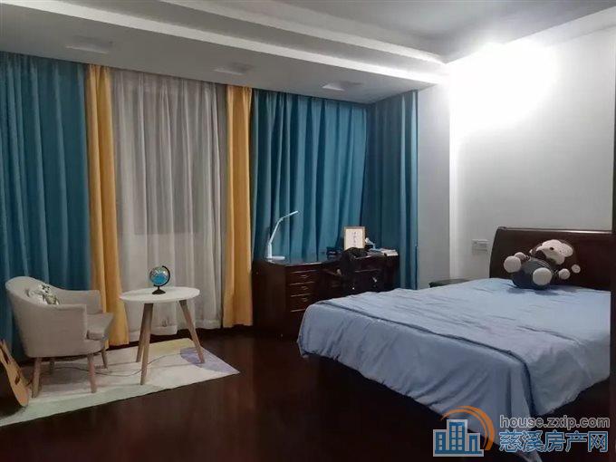 隆兴家园149平低楼层155万精装带车库