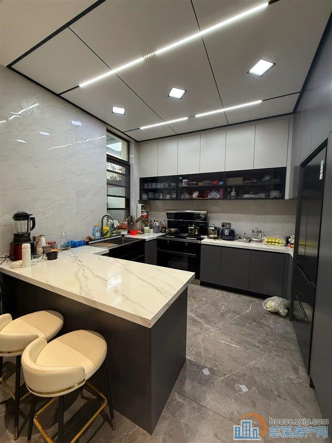 君慈名府 别墅 豪装 前后花园115平