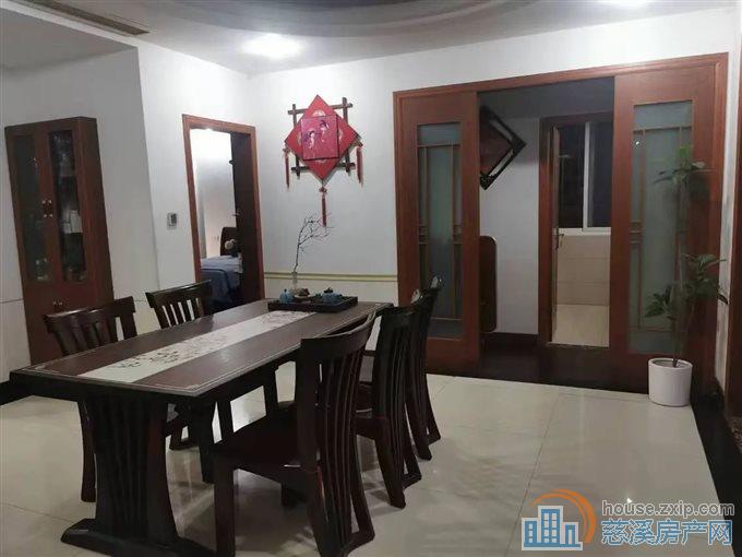 隆兴家园149平低楼层155万精装带车库