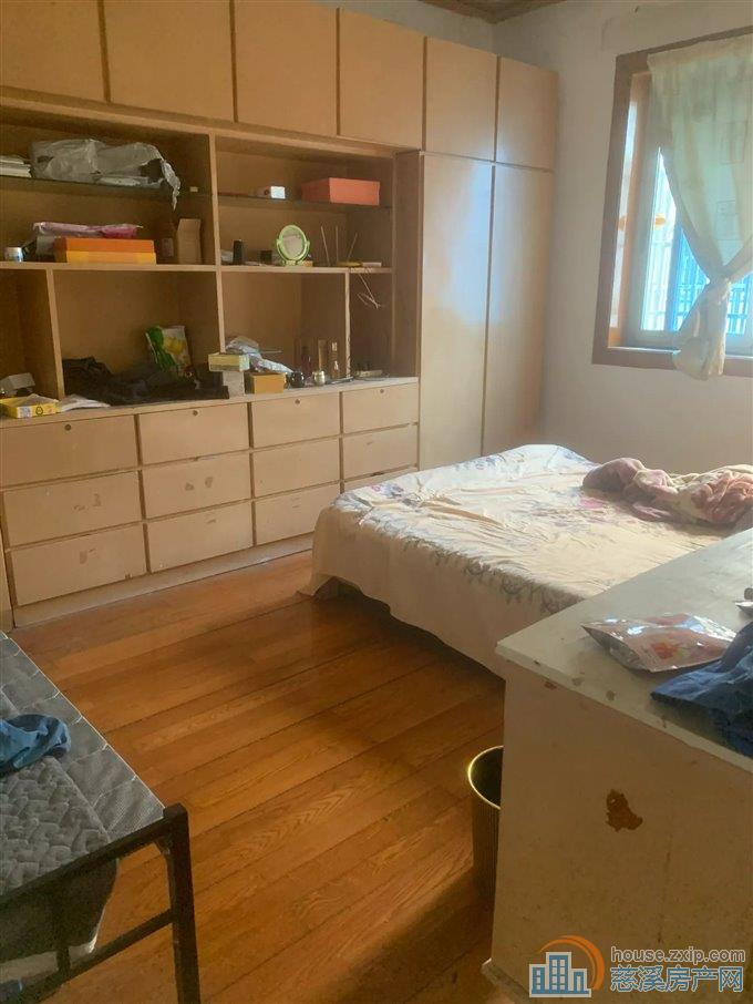 城东新村 74平 110万 上林西无在读