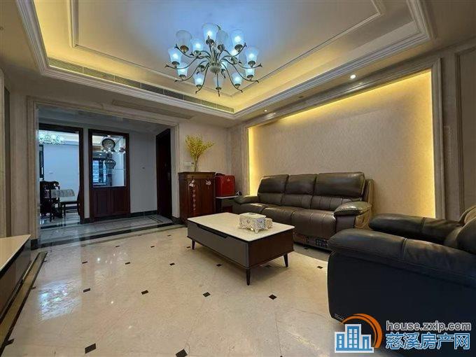 绿城玫瑰园171平精装带车位328万