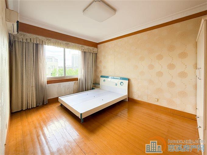 虞波花园141平115万带阁楼