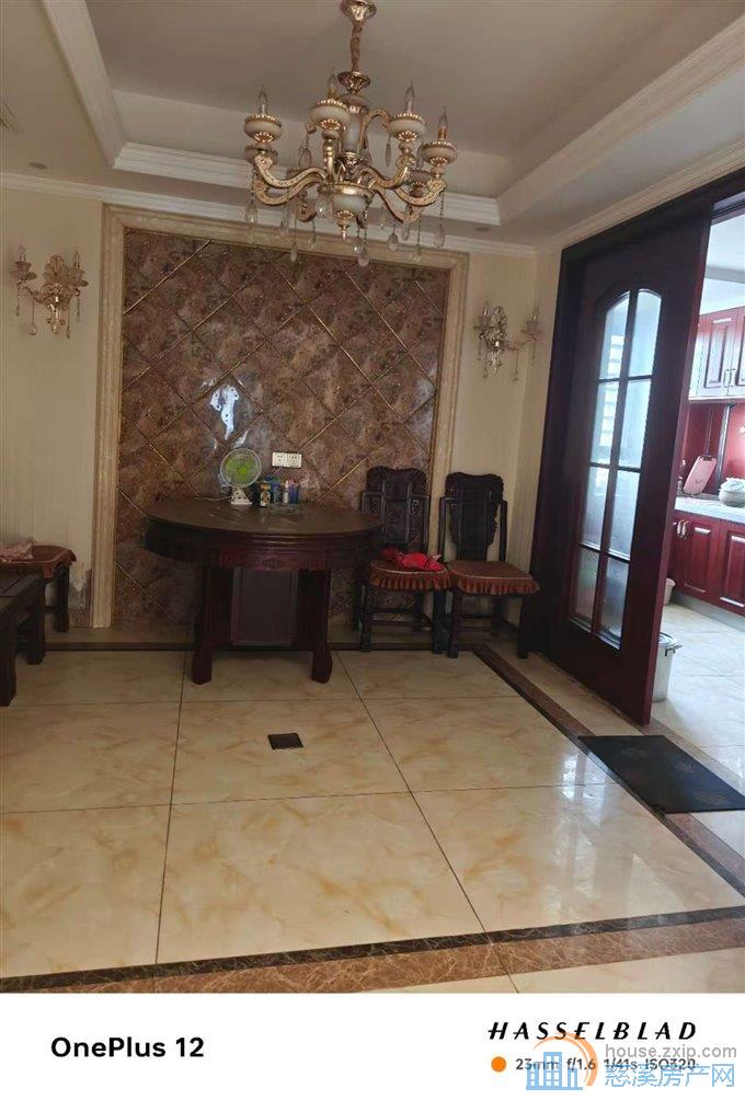 财富中心208平中层豪装220万送车位