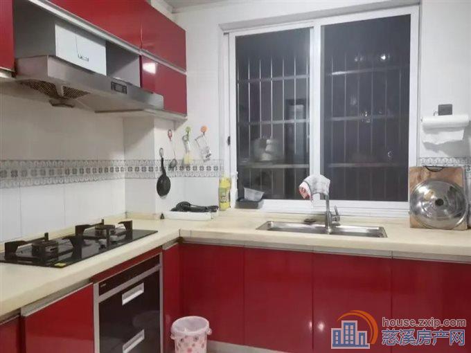 隆兴家园149平低楼层155万精装带车库