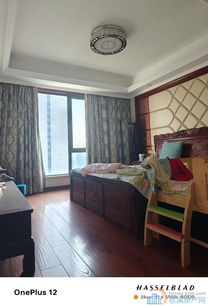 财富中心208平中层豪装220万送车位