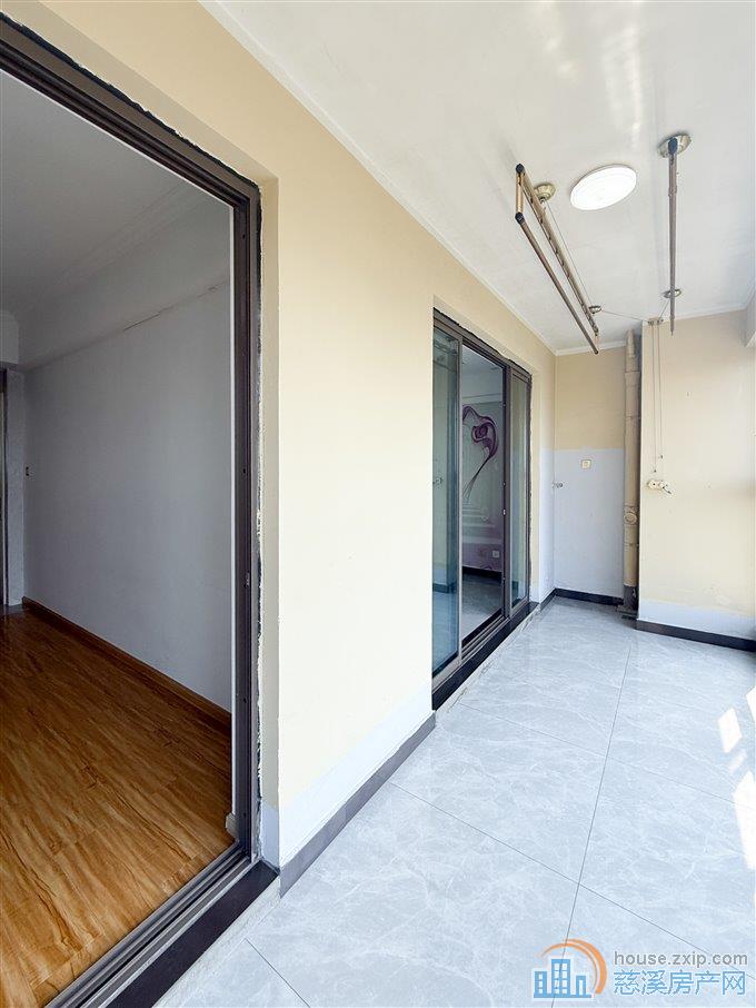 悦华府127平168万吾悦商圈三居室