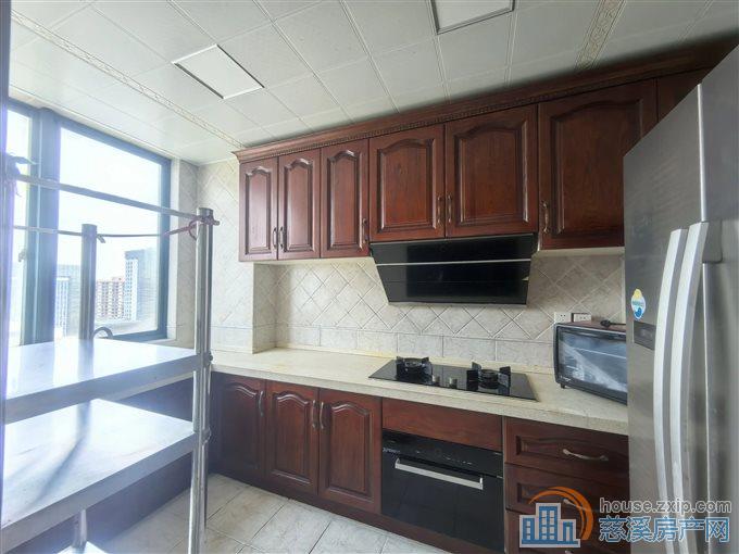 高丰家园155平精装修带车库155万