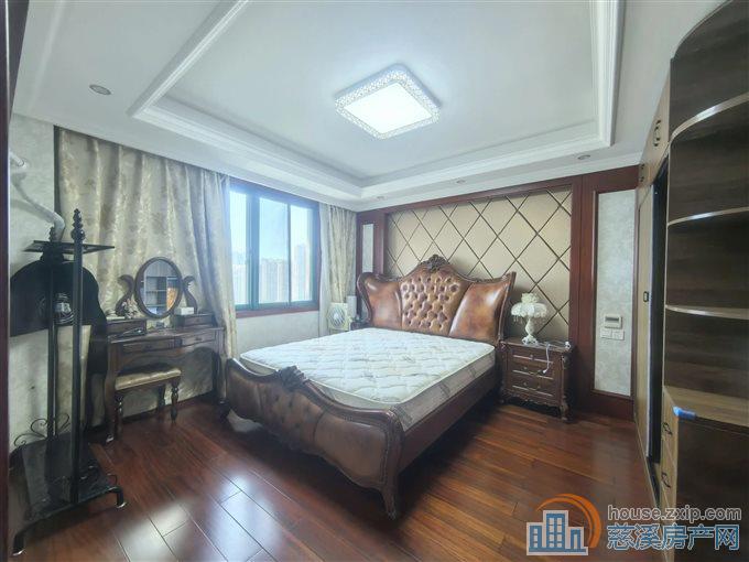 高丰家园155平精装修带车库155万