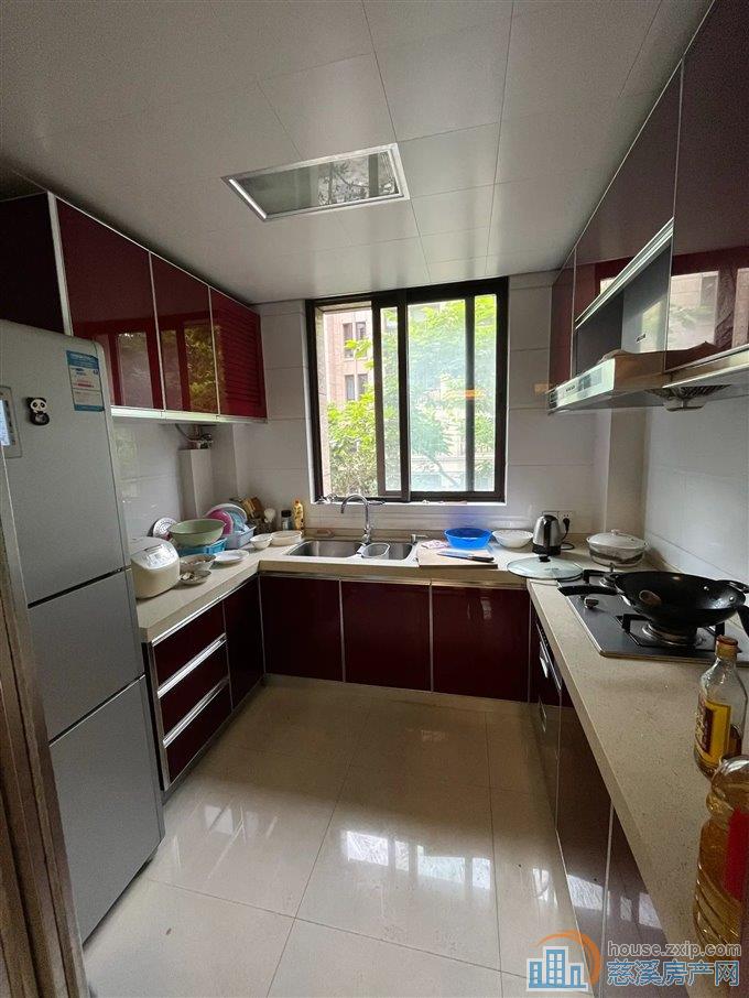 美域花苑 精装洋房 送车位杂物间 实验