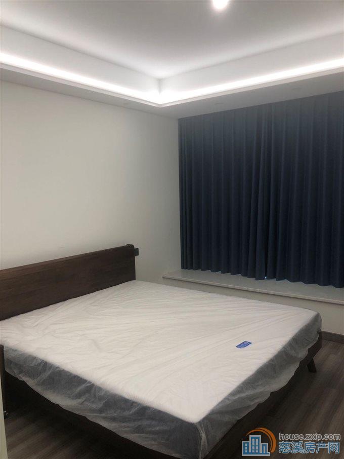 盛泰嘉苑欢乐颂一楼123平精装满2年